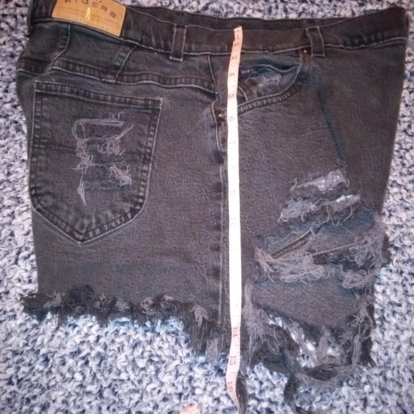 🌻5/$10 Cut off Jean Shorts - Picture 2 of 3